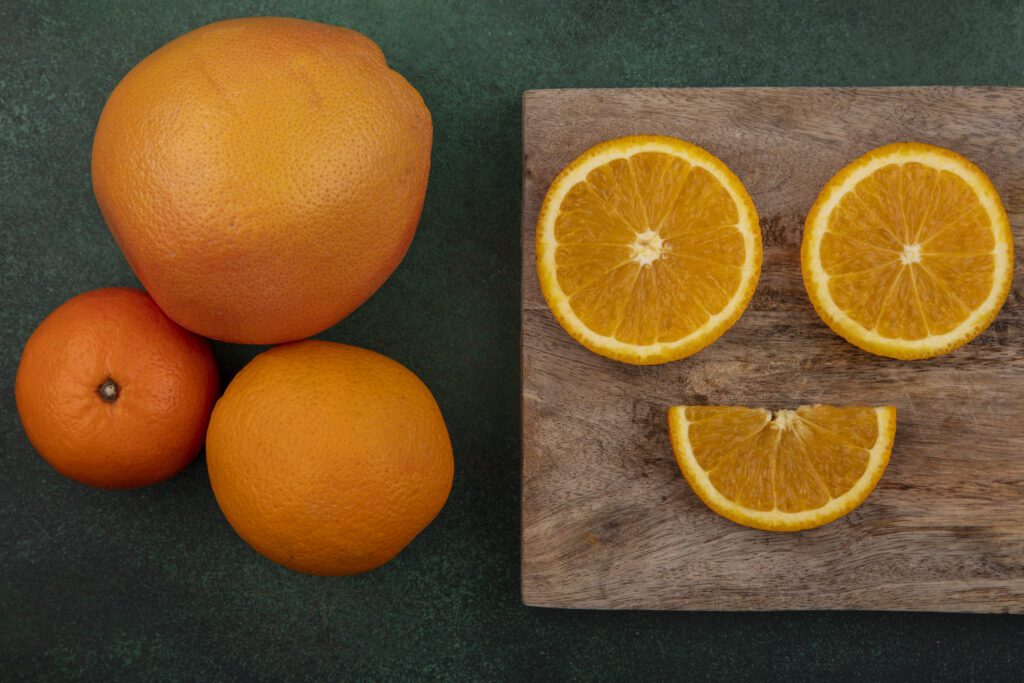 Disfruta de los beneficios de las naranjas: vitaminas, frescura y un sabor incomparable. Añade salud a tu vida con cada jugoso bocado